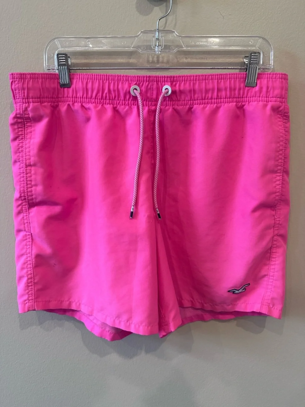 Hollister men’s hot